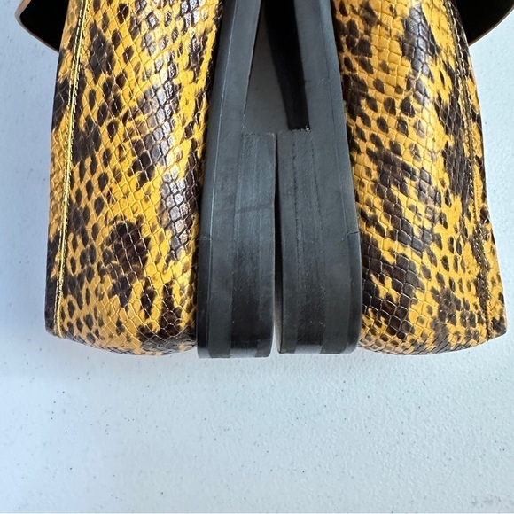 Rebecca Minkoff Women’s Yellow Pacey Snake Embossed Pointed Toe Loafers sz 9.5M - Picture 8 of 15